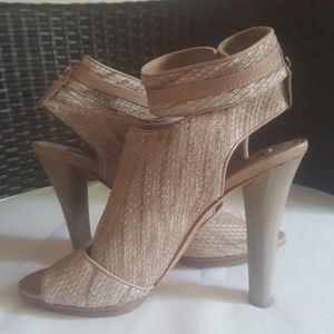 NWOT BCBGMAXAZRIA heeled sandals